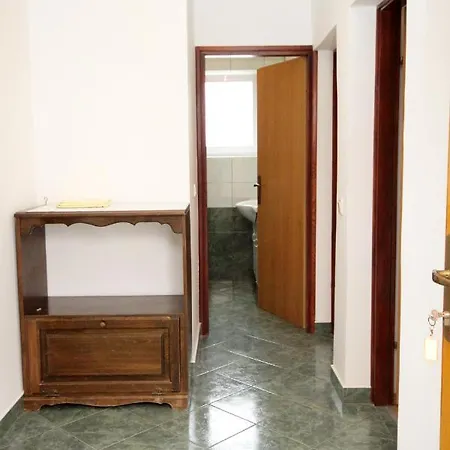 With A Parking Space Krk - 5422 Krk Town