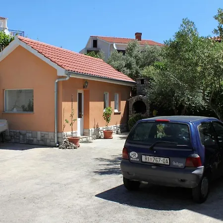 With A Parking Space Krk - 5422 Daire